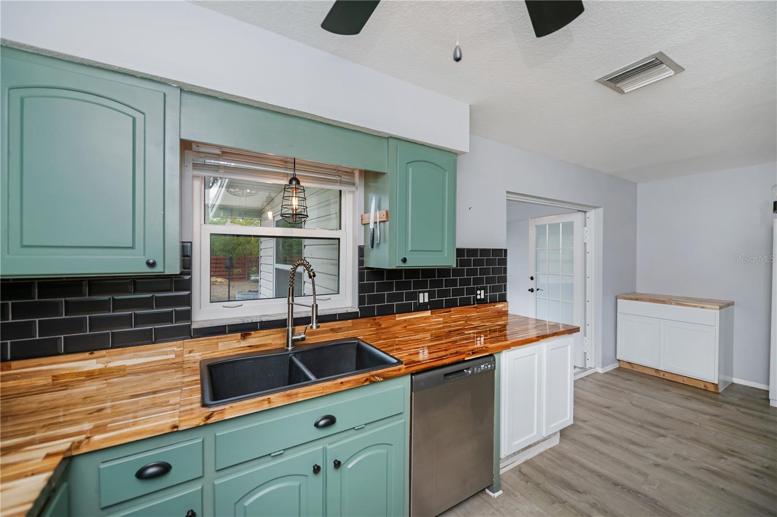 Image 8 of 55 For 9601 Gulfstream Boulevard