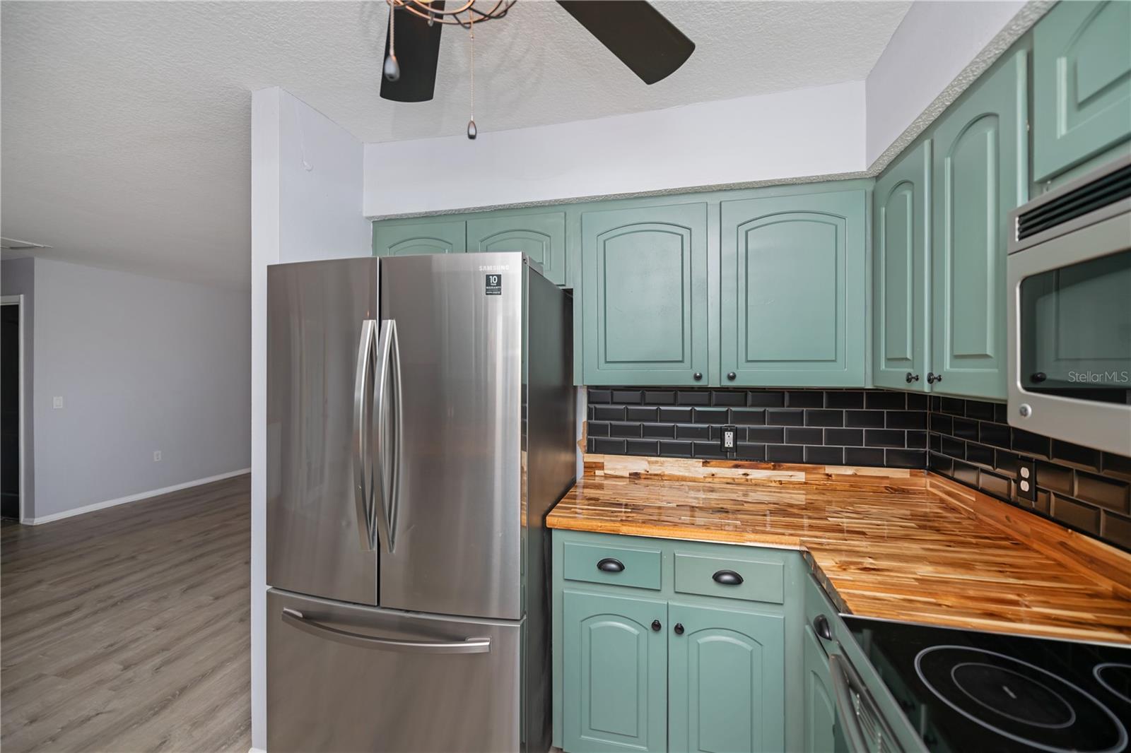 Image 9 of 55 For 9601 Gulfstream Boulevard