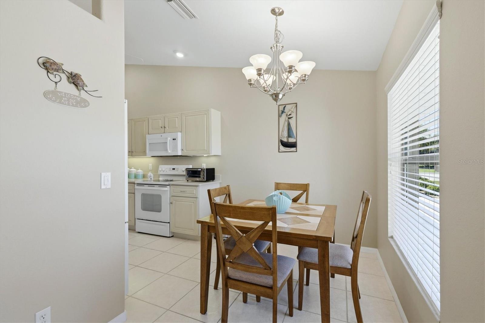 Image 10 of 38 For 347 Boundary Boulevard 103