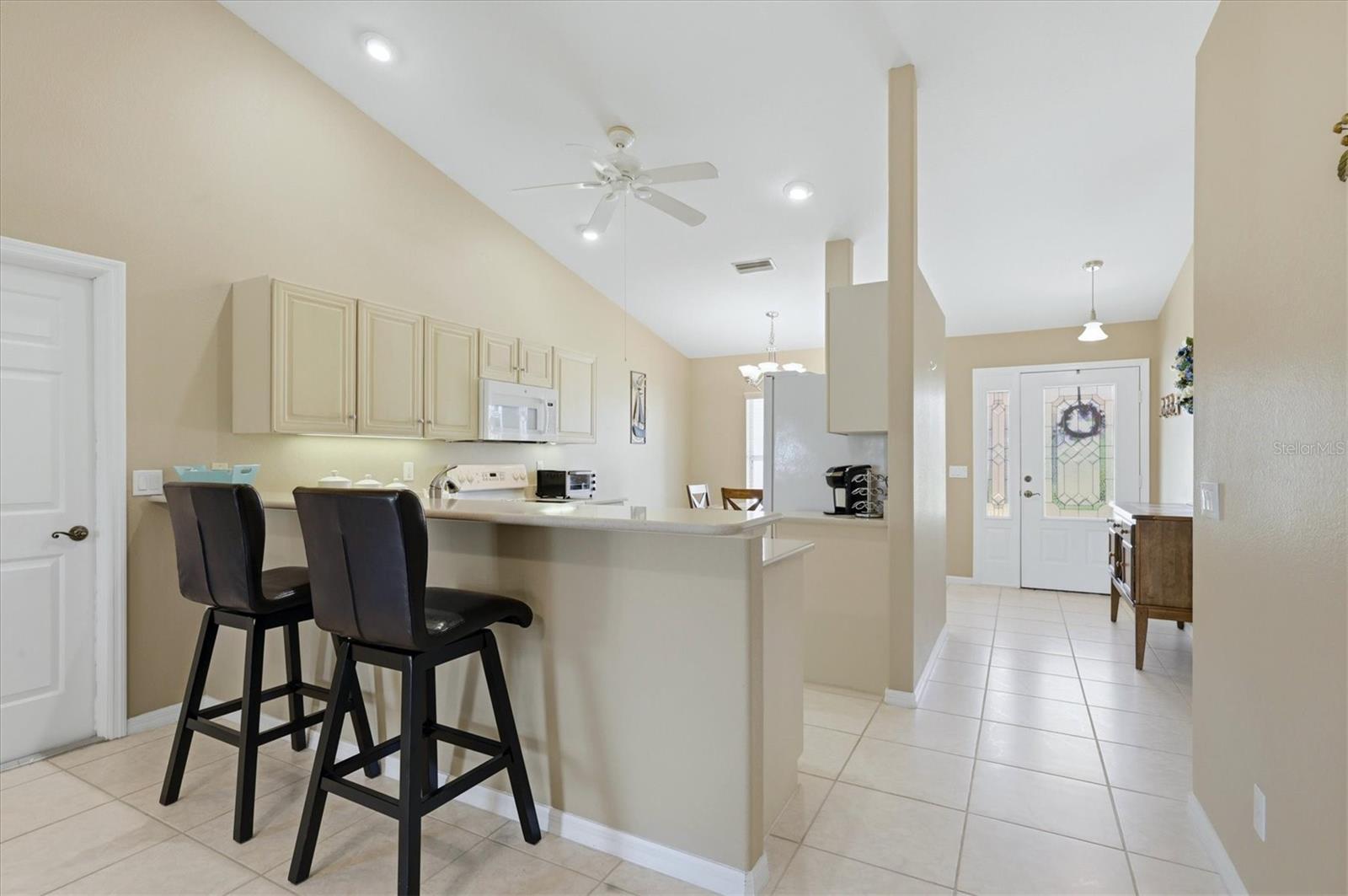 Image 16 of 38 For 347 Boundary Boulevard 103