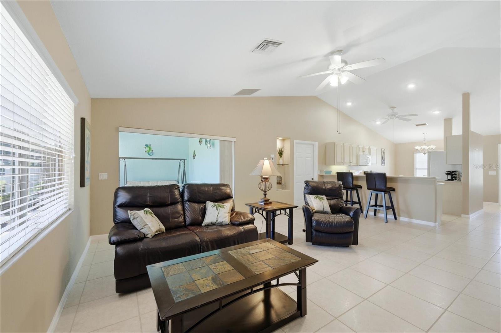 Image 9 of 38 For 347 Boundary Boulevard 103