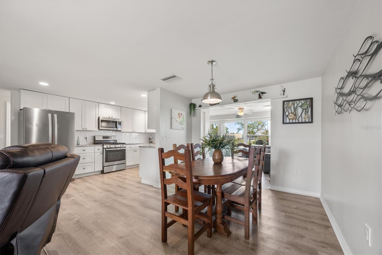 Image 11 of 56 For 35 Oakwood Drive N 35