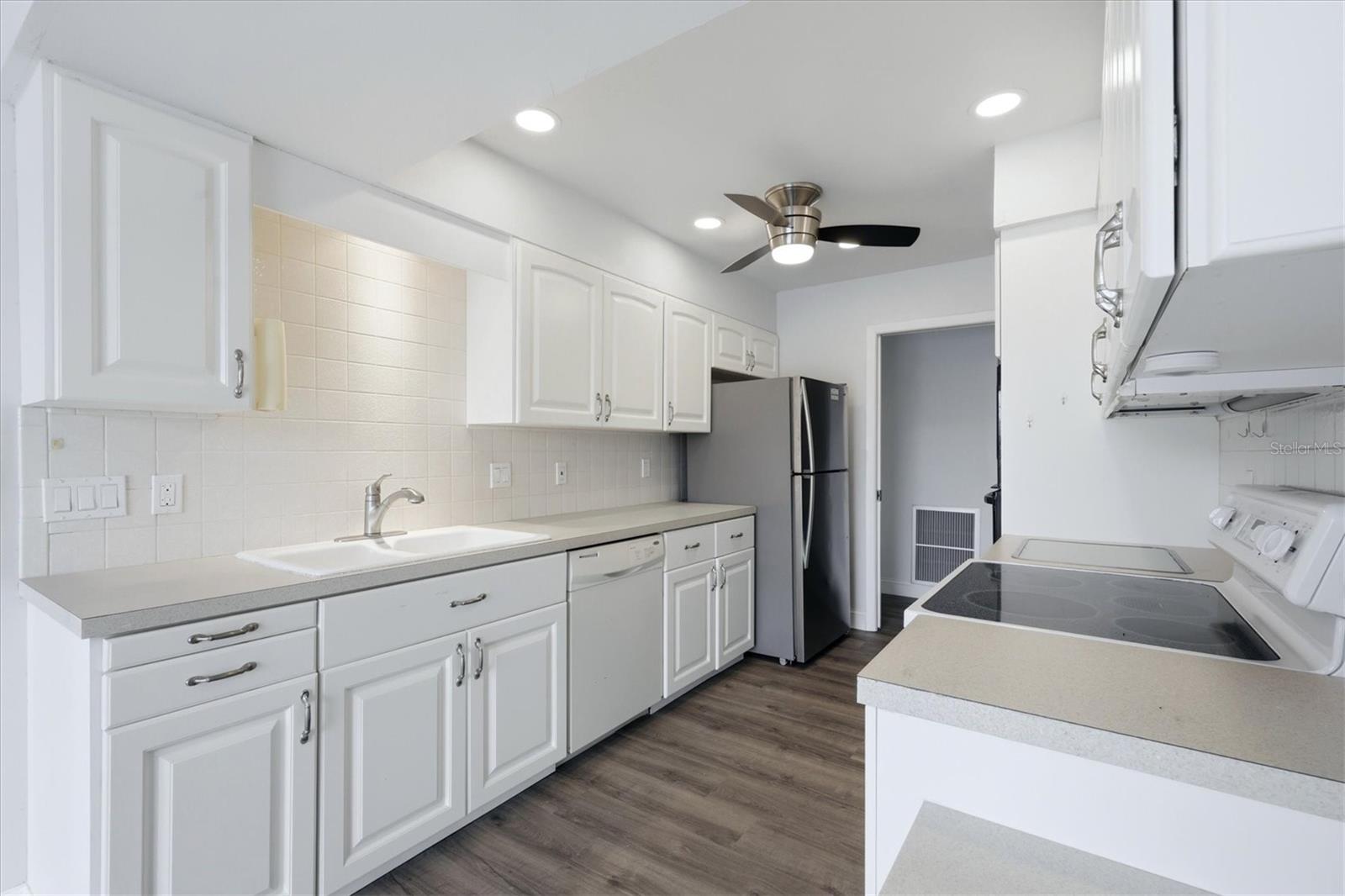 Image 11 of 45 For 58 Windsor Drive