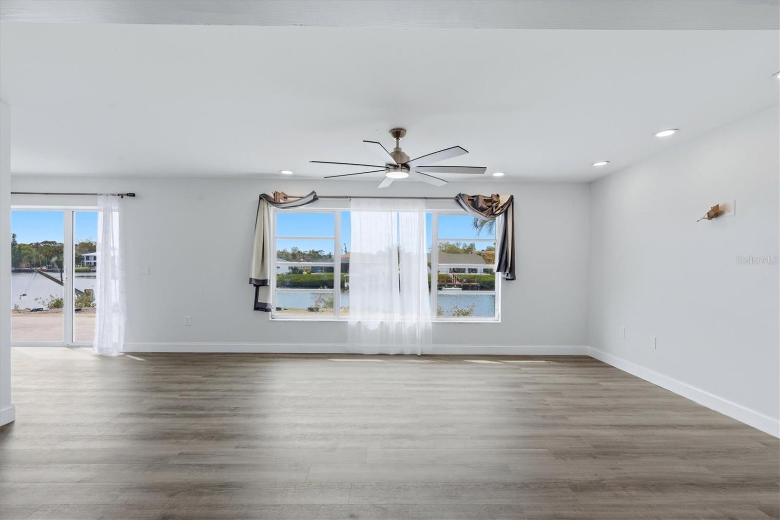 Image 14 of 45 For 58 Windsor Drive