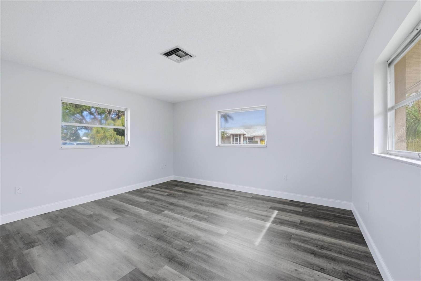 Image 27 of 45 For 58 Windsor Drive