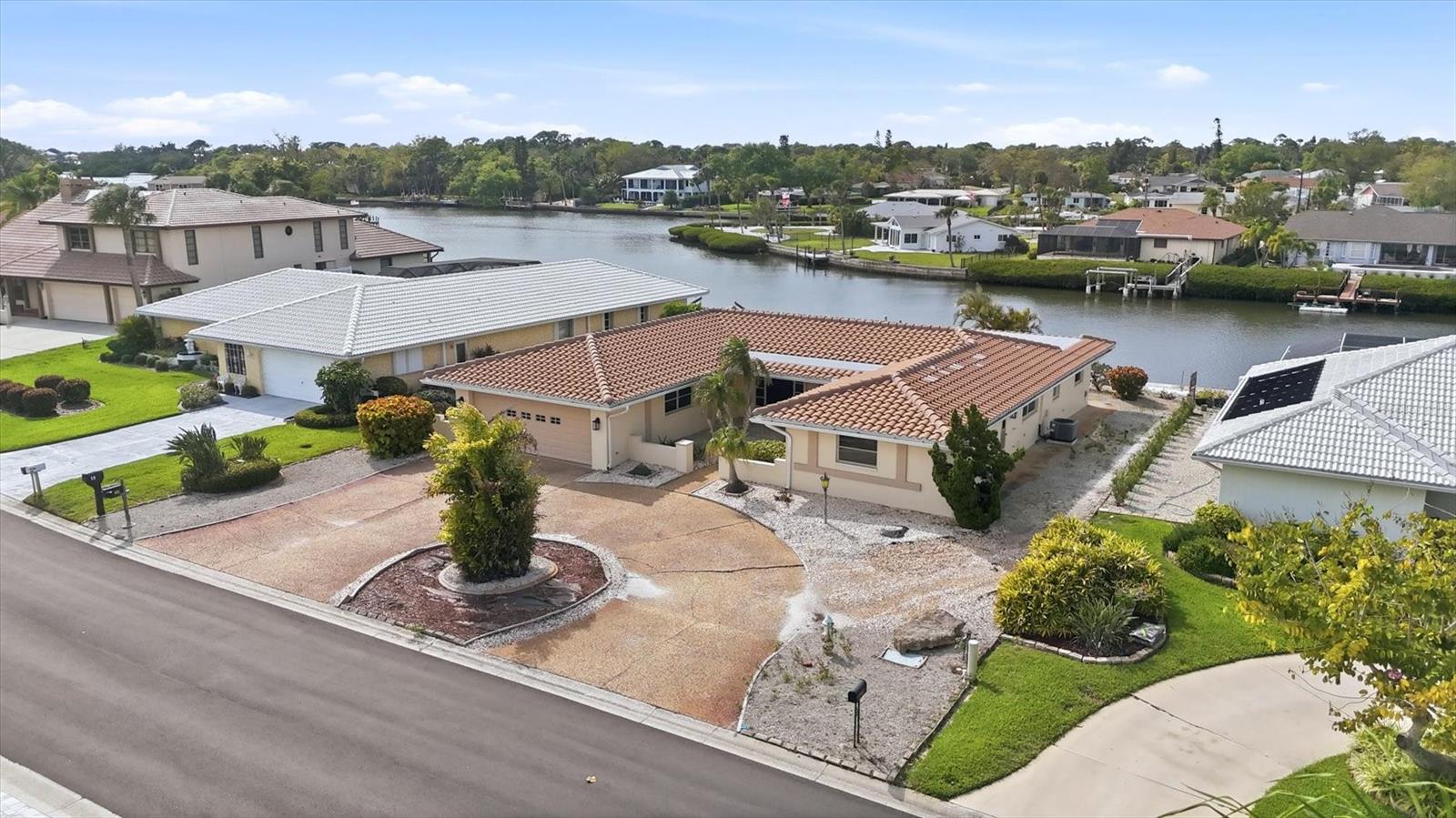 Image 3 of 45 For 58 Windsor Drive