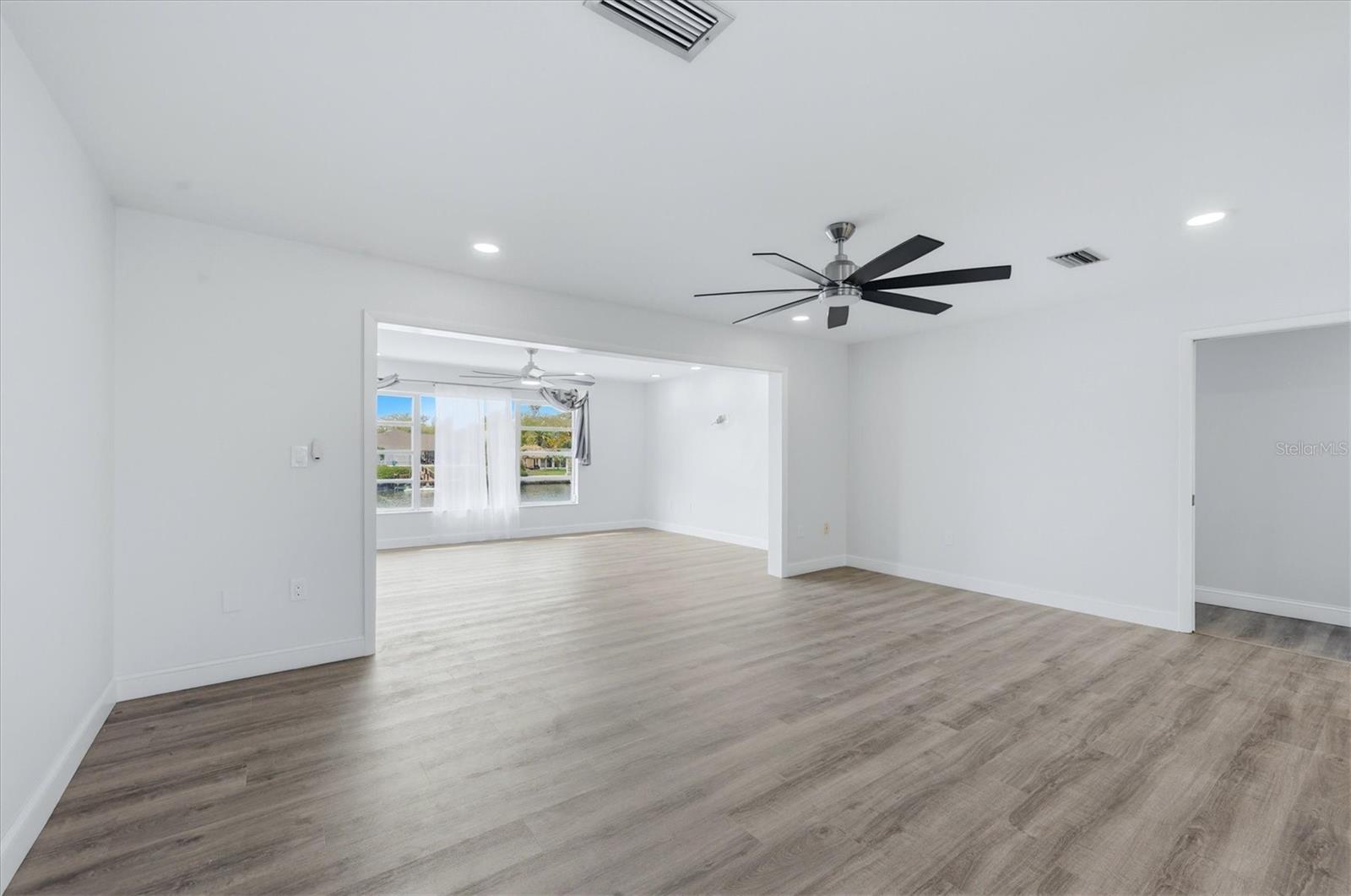 Image 7 of 45 For 58 Windsor Drive