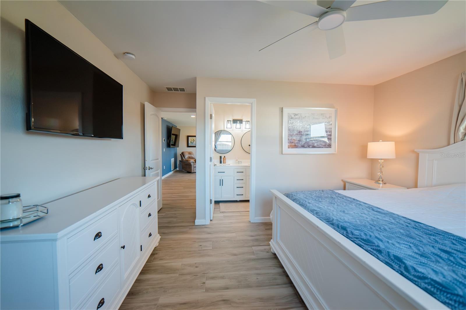 Image 16 of 37 For 35 Stanford Road