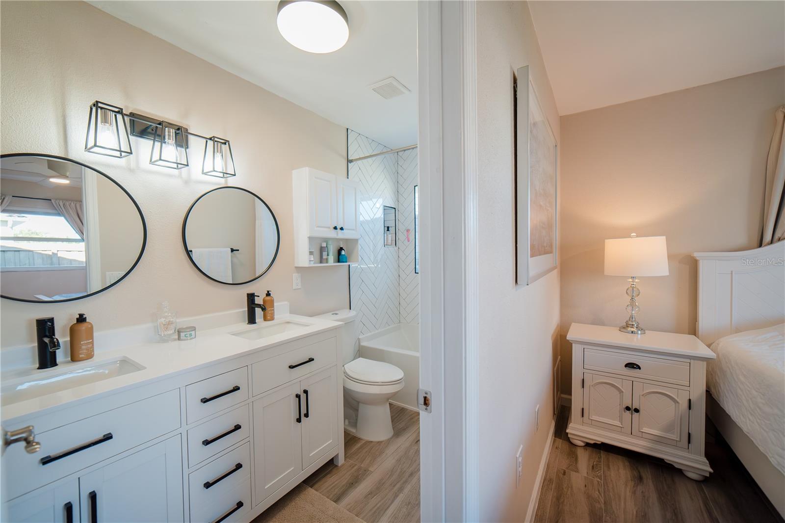 Image 17 of 37 For 35 Stanford Road