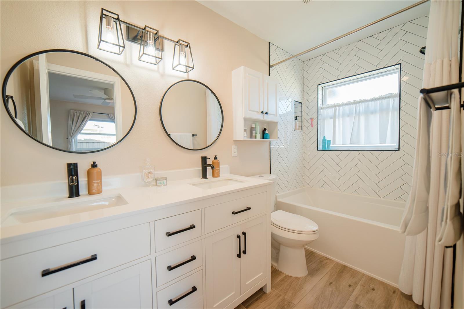 Image 18 of 37 For 35 Stanford Road