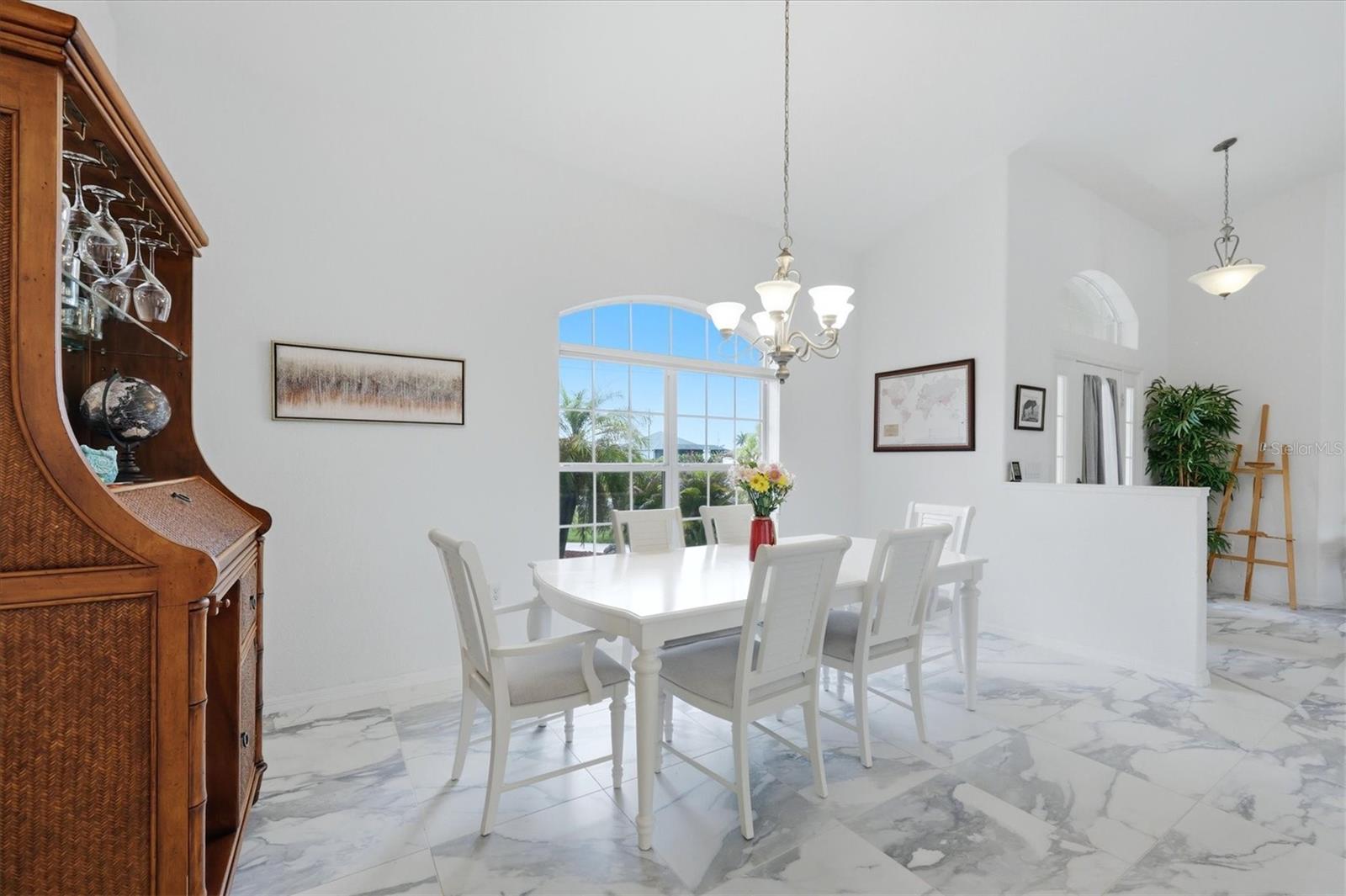 Image 10 of 50 For 300 Baytree Drive