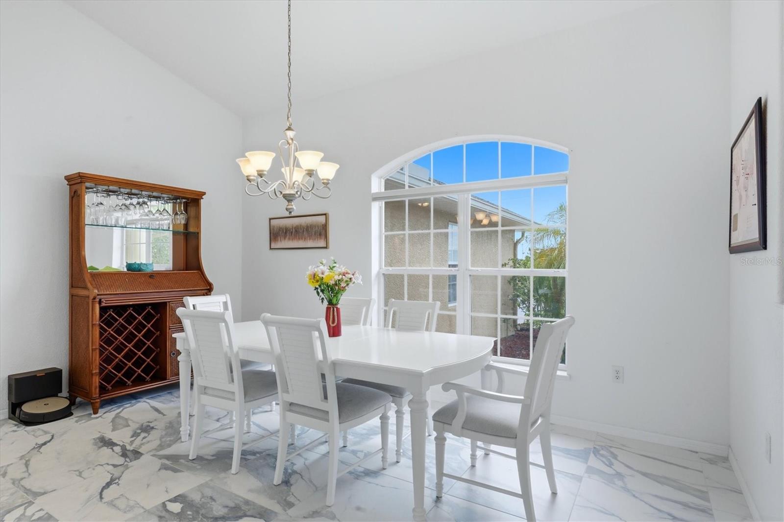 Image 11 of 50 For 300 Baytree Drive