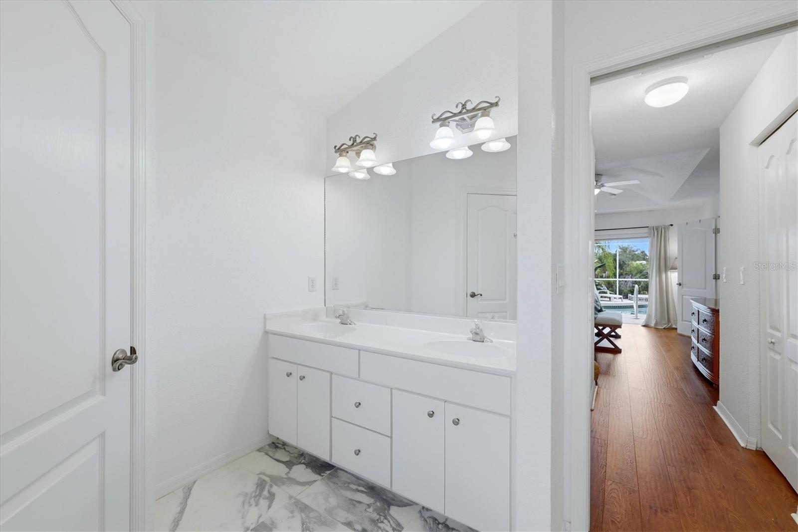 Image 24 of 50 For 300 Baytree Drive