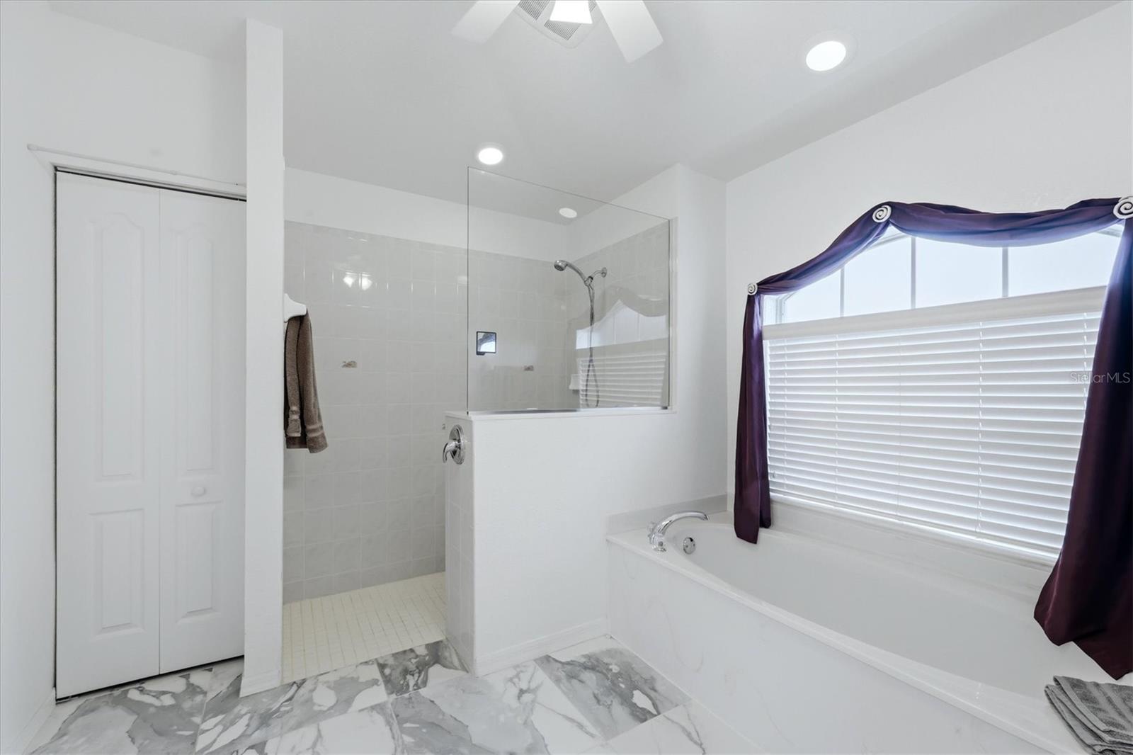 Image 25 of 50 For 300 Baytree Drive