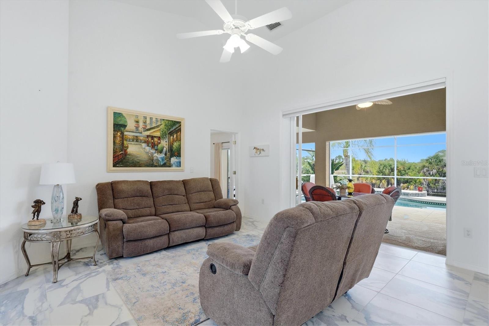 Image 6 of 50 For 300 Baytree Drive