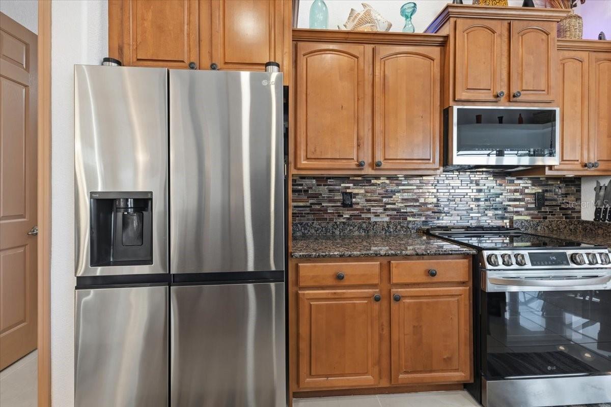 Image 18 of 72 For 185 Rotonda Boulevard E