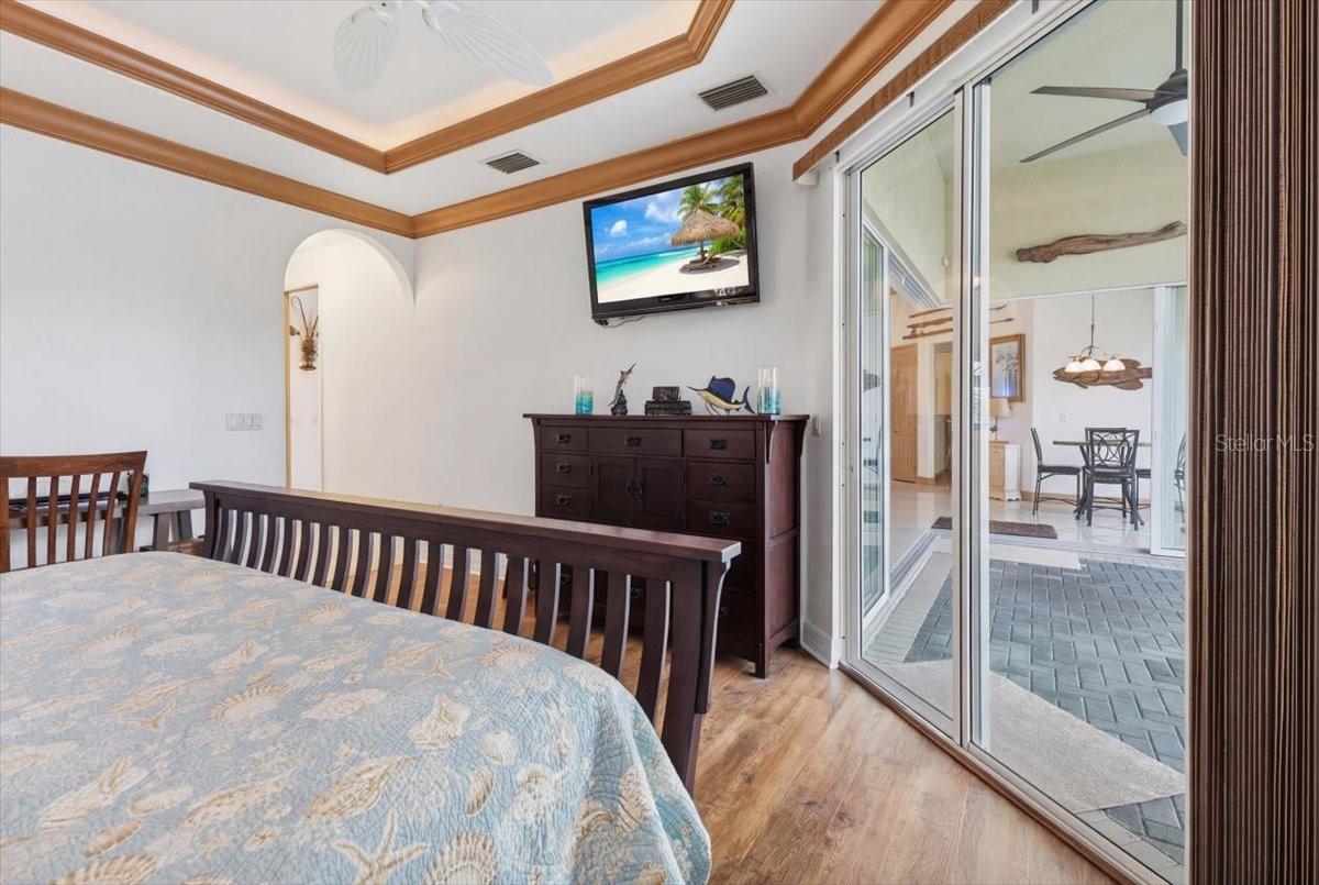 Image 23 of 72 For 185 Rotonda Boulevard E