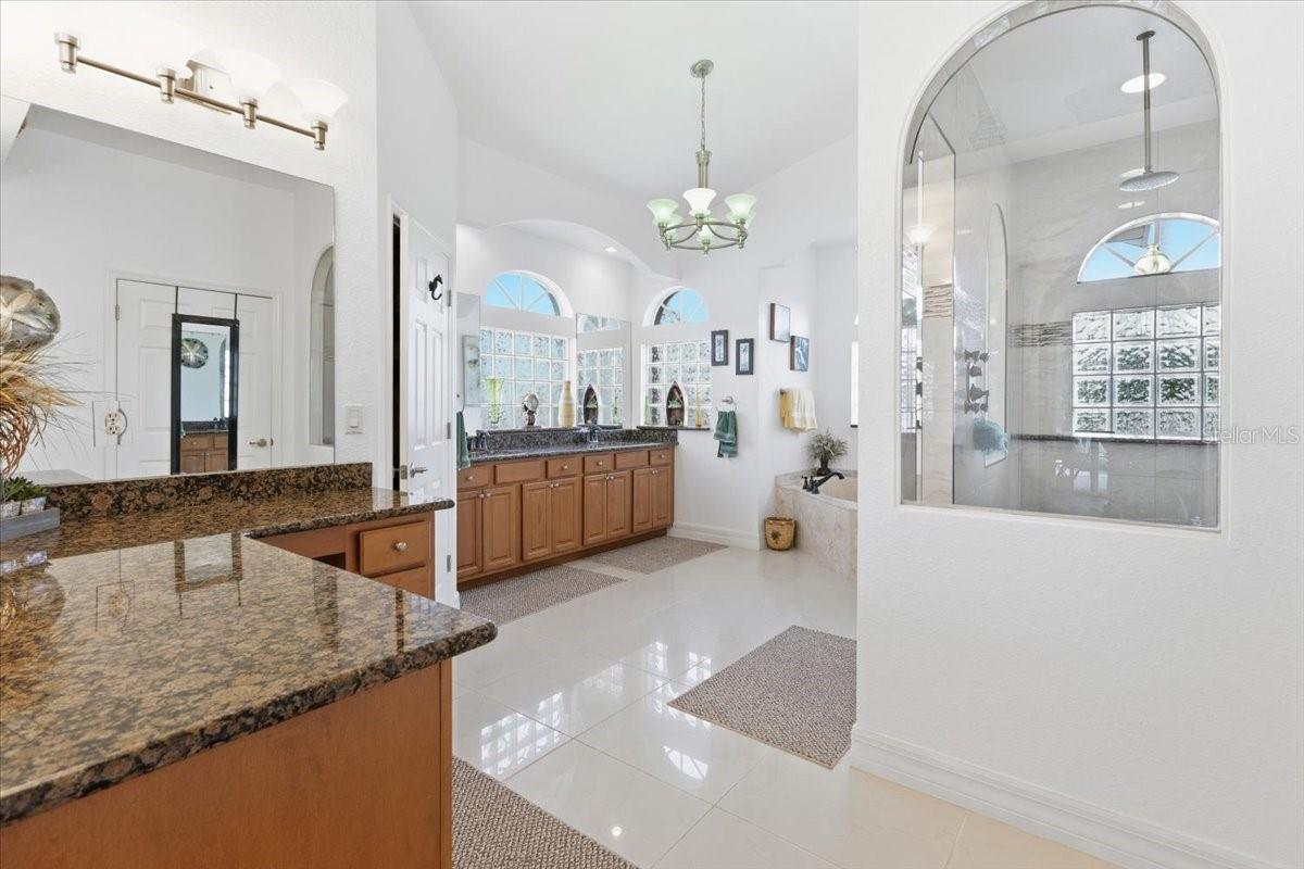 Image 27 of 72 For 185 Rotonda Boulevard E