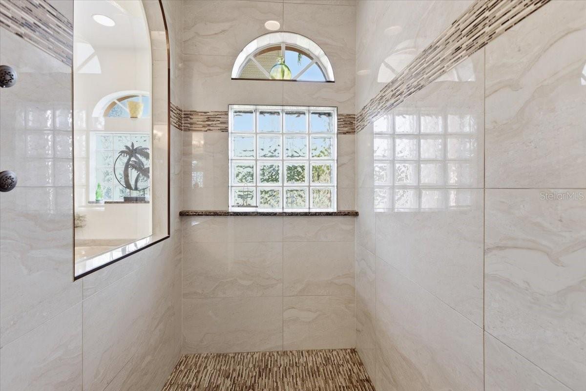 Image 34 of 72 For 185 Rotonda Boulevard E