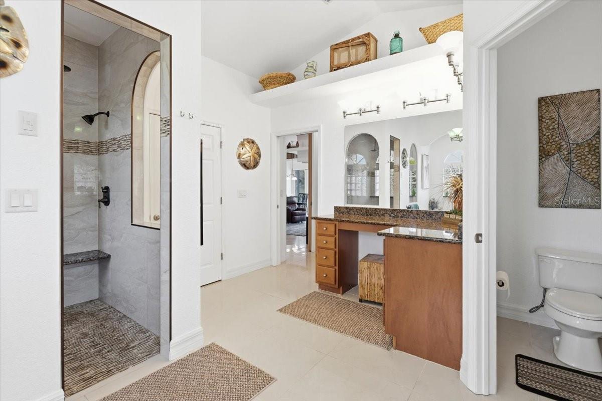 Image 36 of 72 For 185 Rotonda Boulevard E