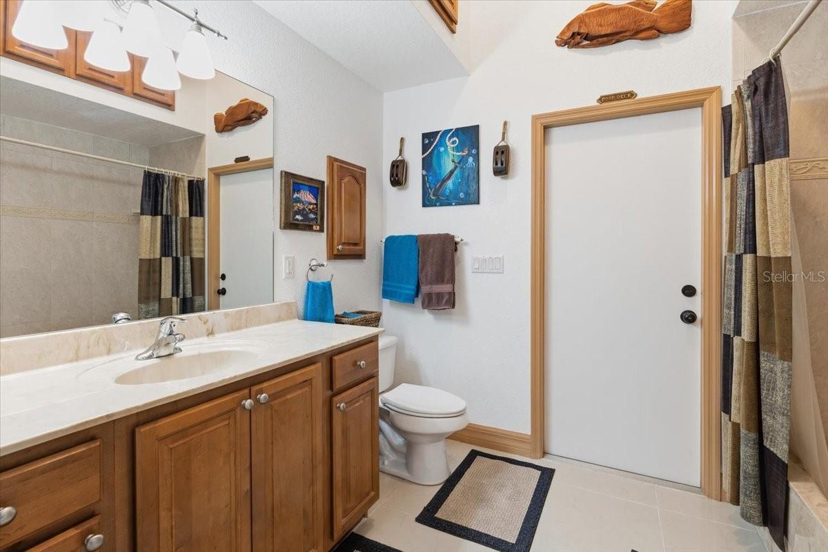 Image 37 of 72 For 185 Rotonda Boulevard E