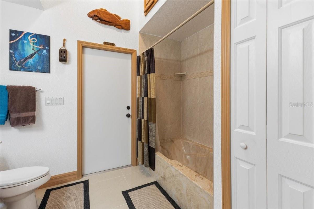 Image 38 of 72 For 185 Rotonda Boulevard E