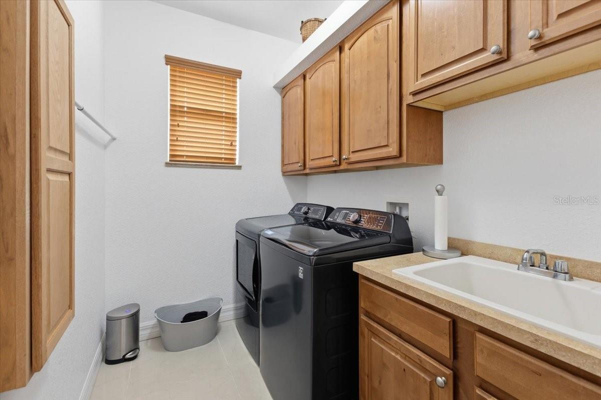 Image 46 of 72 For 185 Rotonda Boulevard E