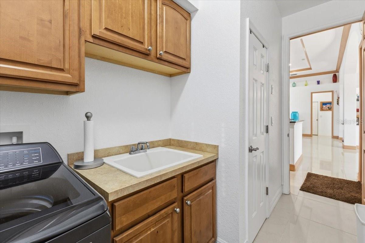 Image 47 of 72 For 185 Rotonda Boulevard E