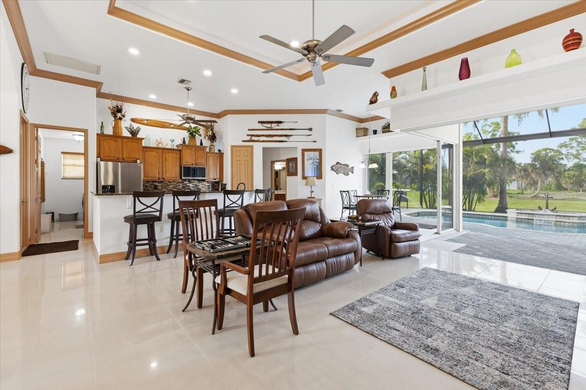 Image 9 of 72 For 185 Rotonda Boulevard E