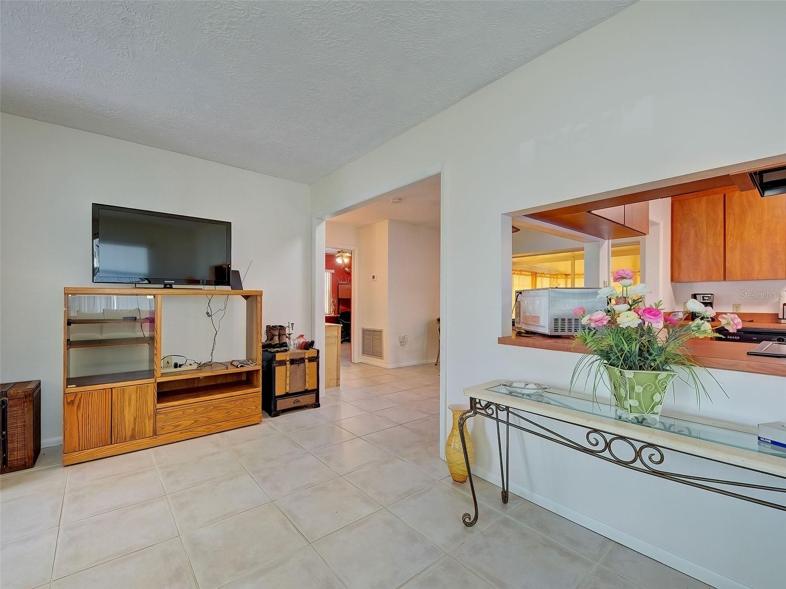 Image 11 of 33 For 25 Hillcrest Drive