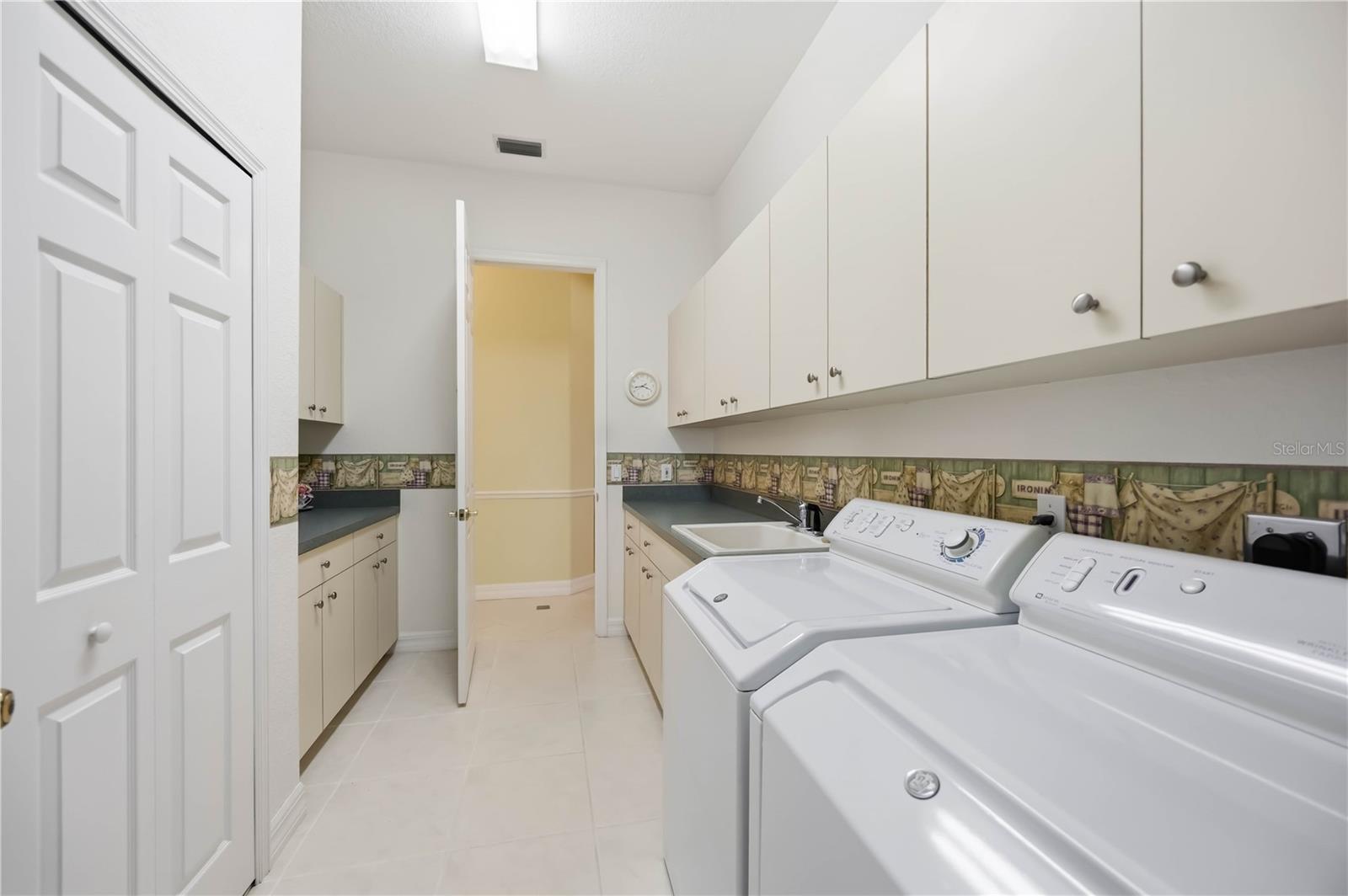 Image 43 of 75 For 1132 Boundary Boulevard