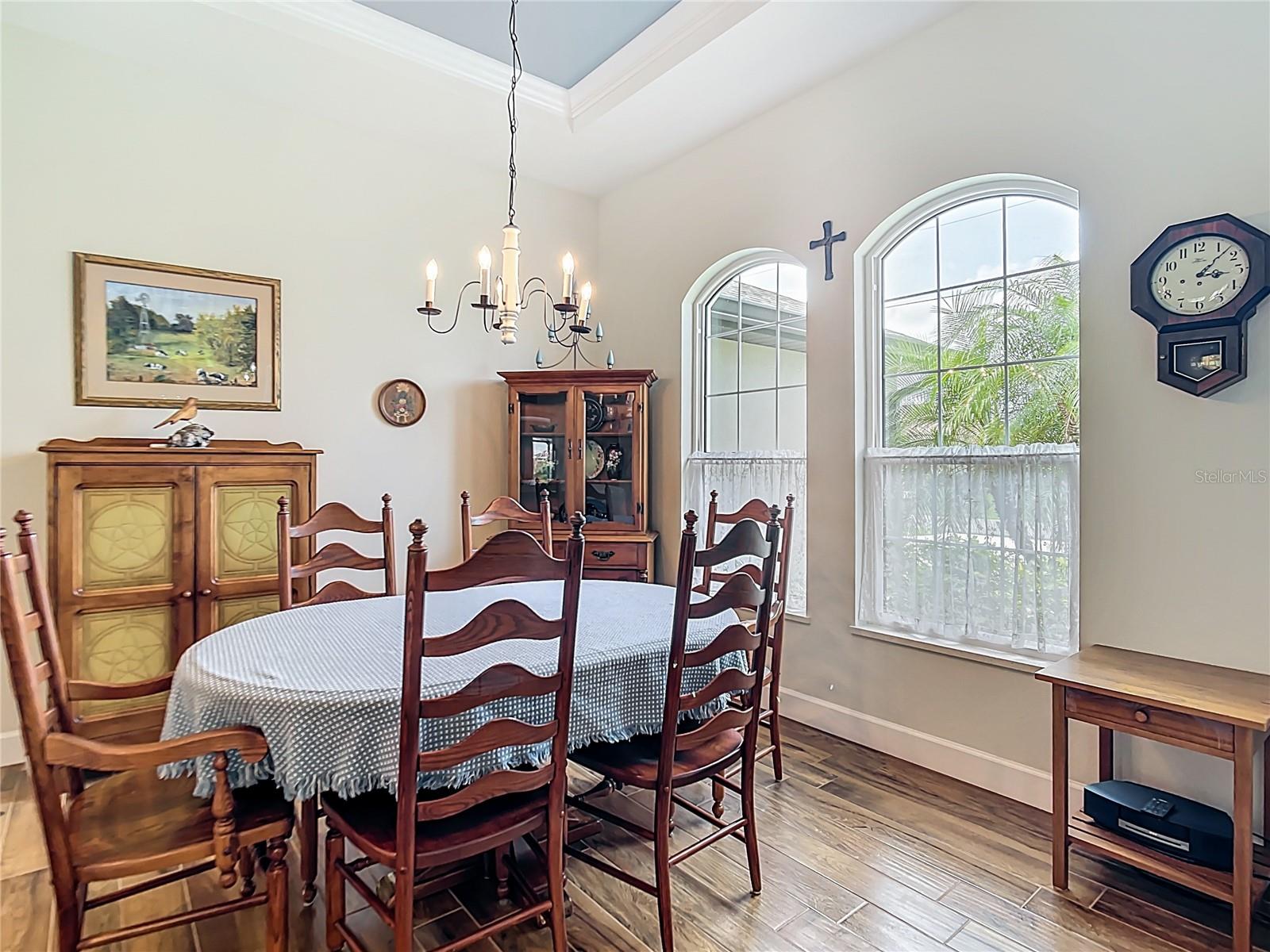 Image 11 of 49 For 239 Broadmoor Lane