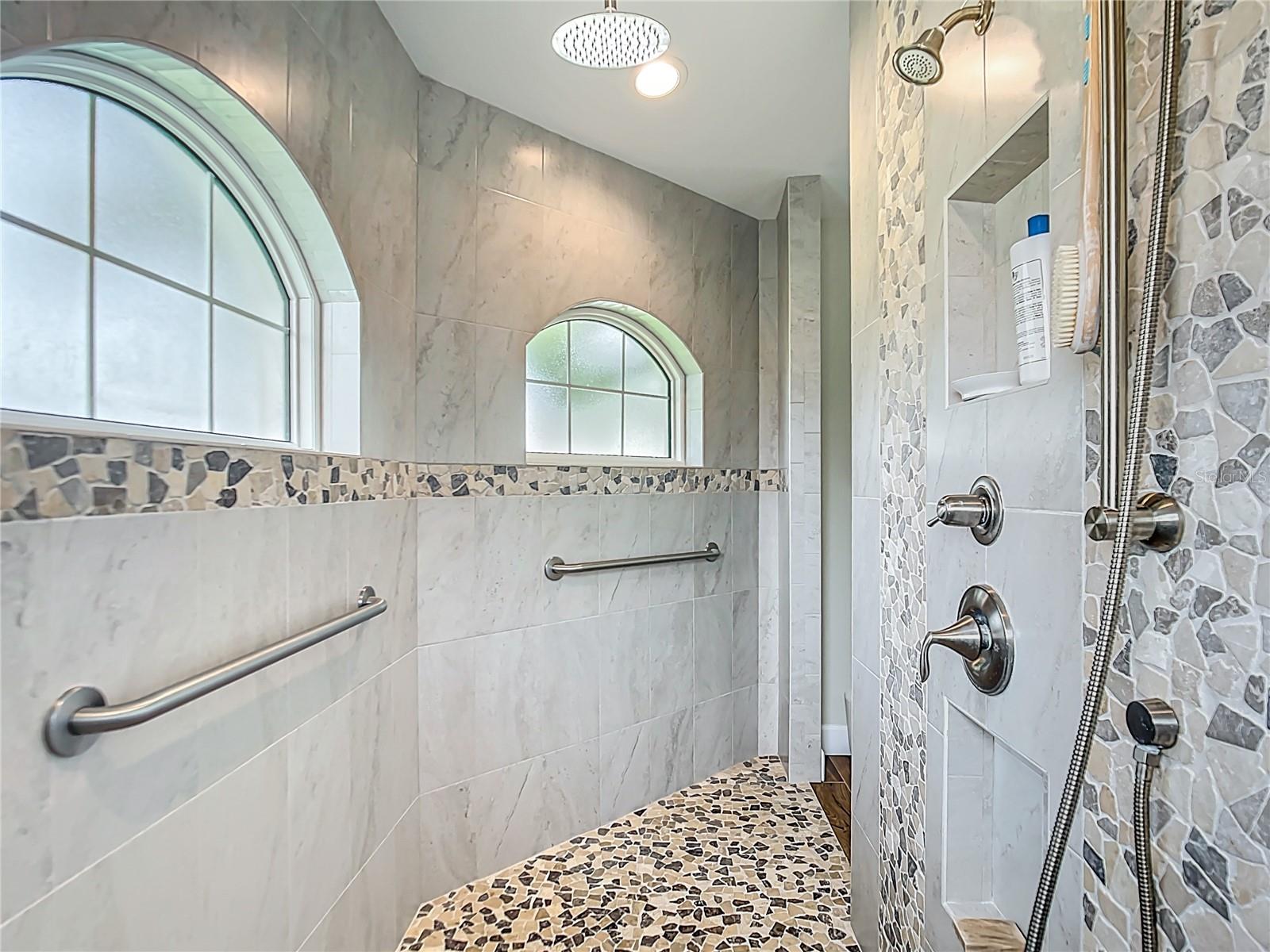 Image 24 of 49 For 239 Broadmoor Lane