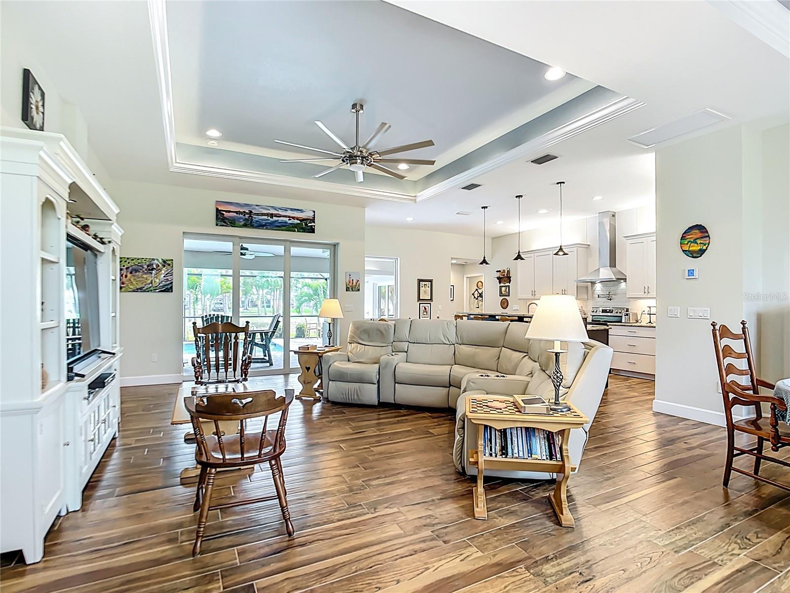 Image 7 of 49 For 239 Broadmoor Lane