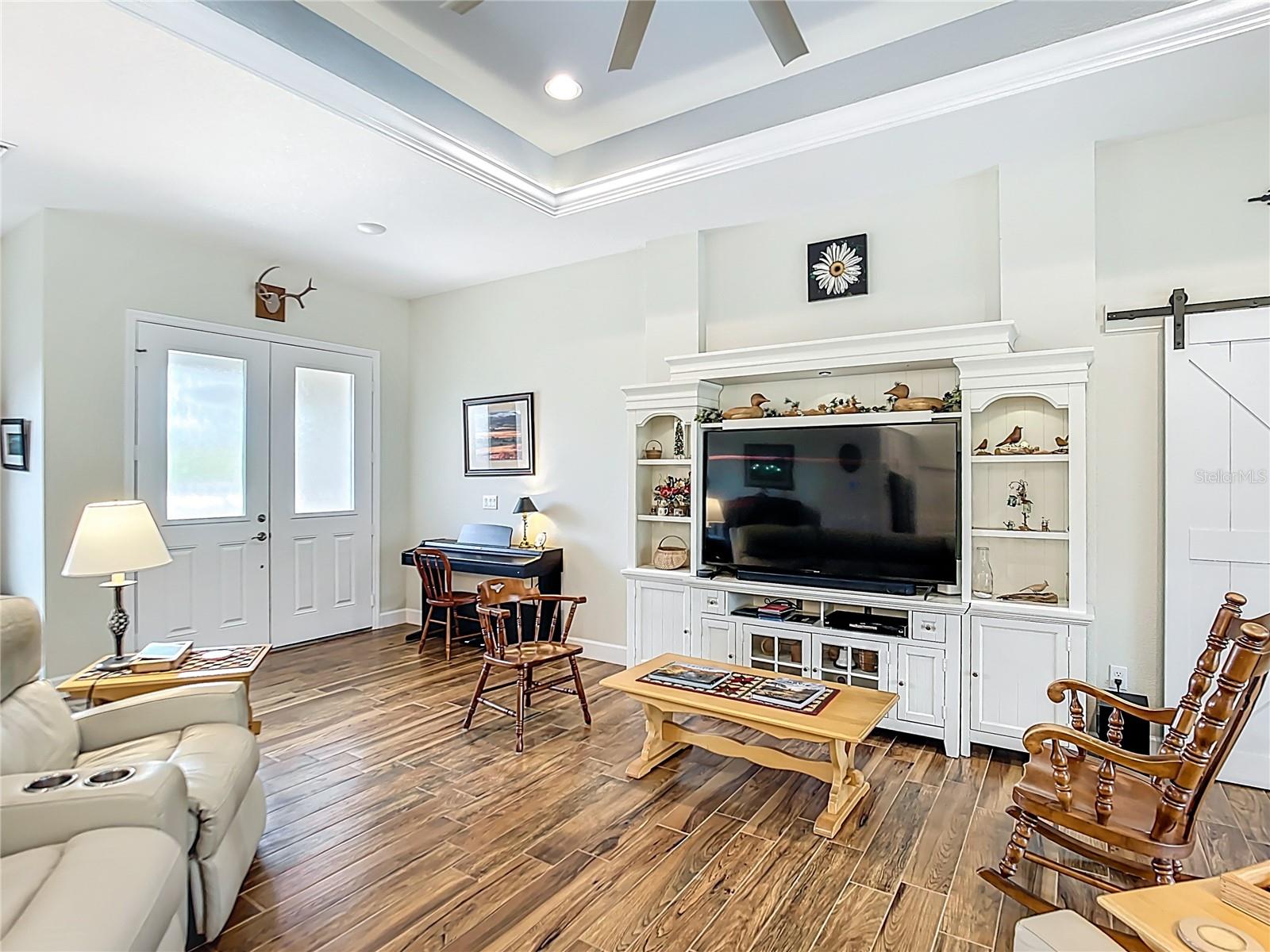 Image 9 of 49 For 239 Broadmoor Lane