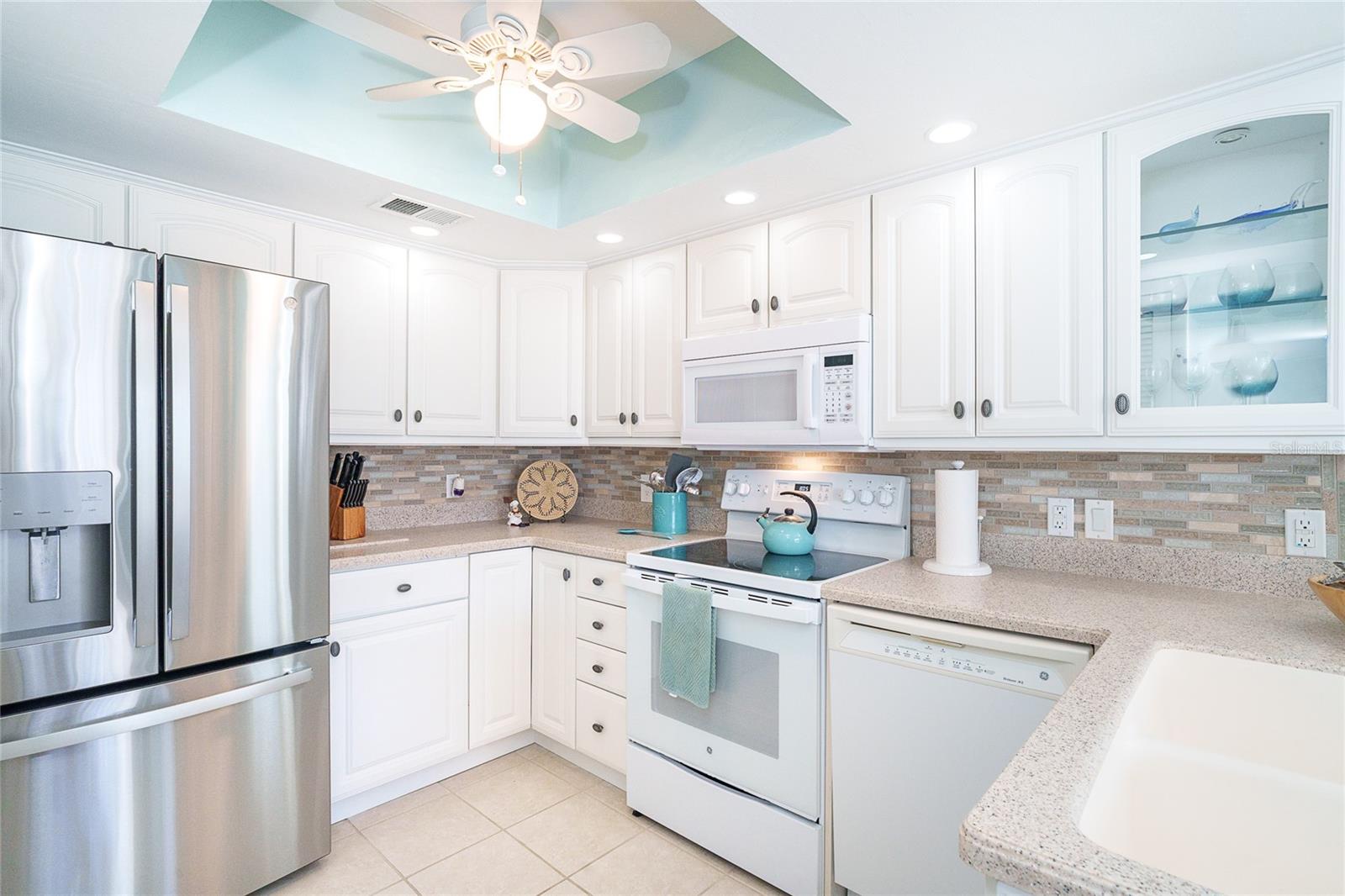 Image 10 of 39 For 7446 Palm Island Drive 3511