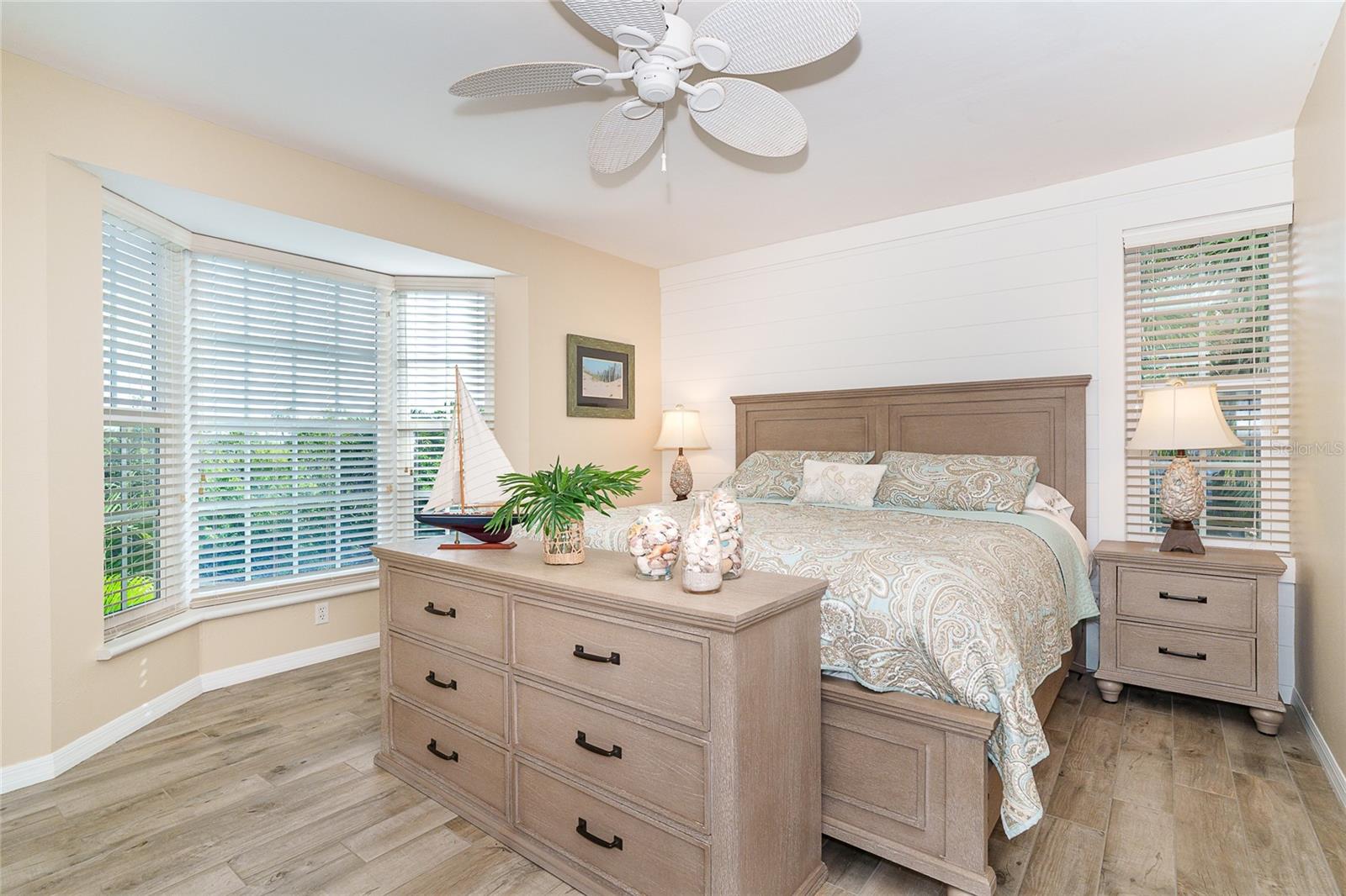 Image 21 of 39 For 7446 Palm Island Drive 3511