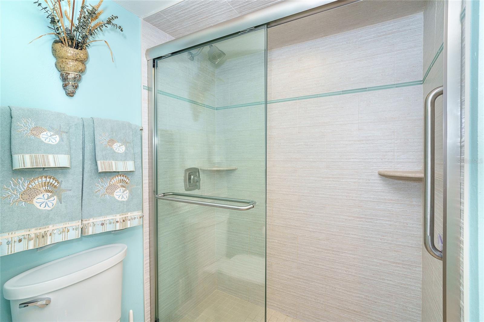 Image 24 of 39 For 7446 Palm Island Drive 3511