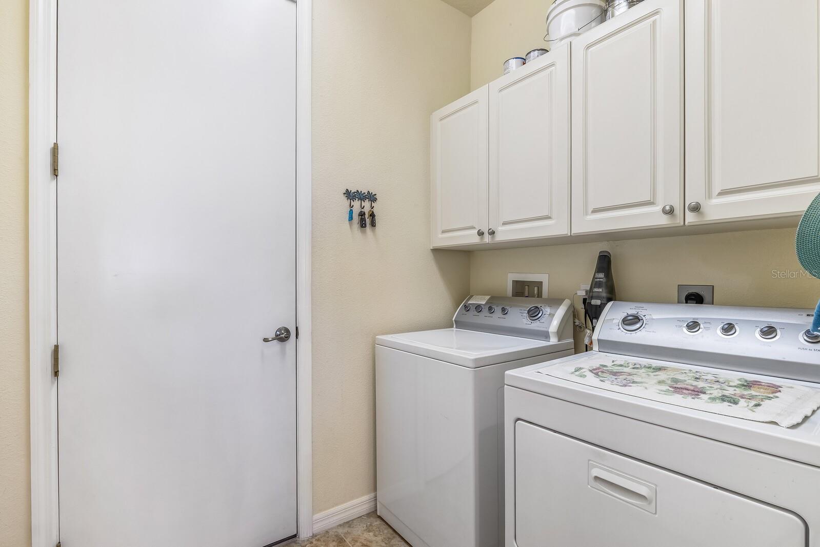 Image 23 of 40 For 4034 Cape Haze Drive