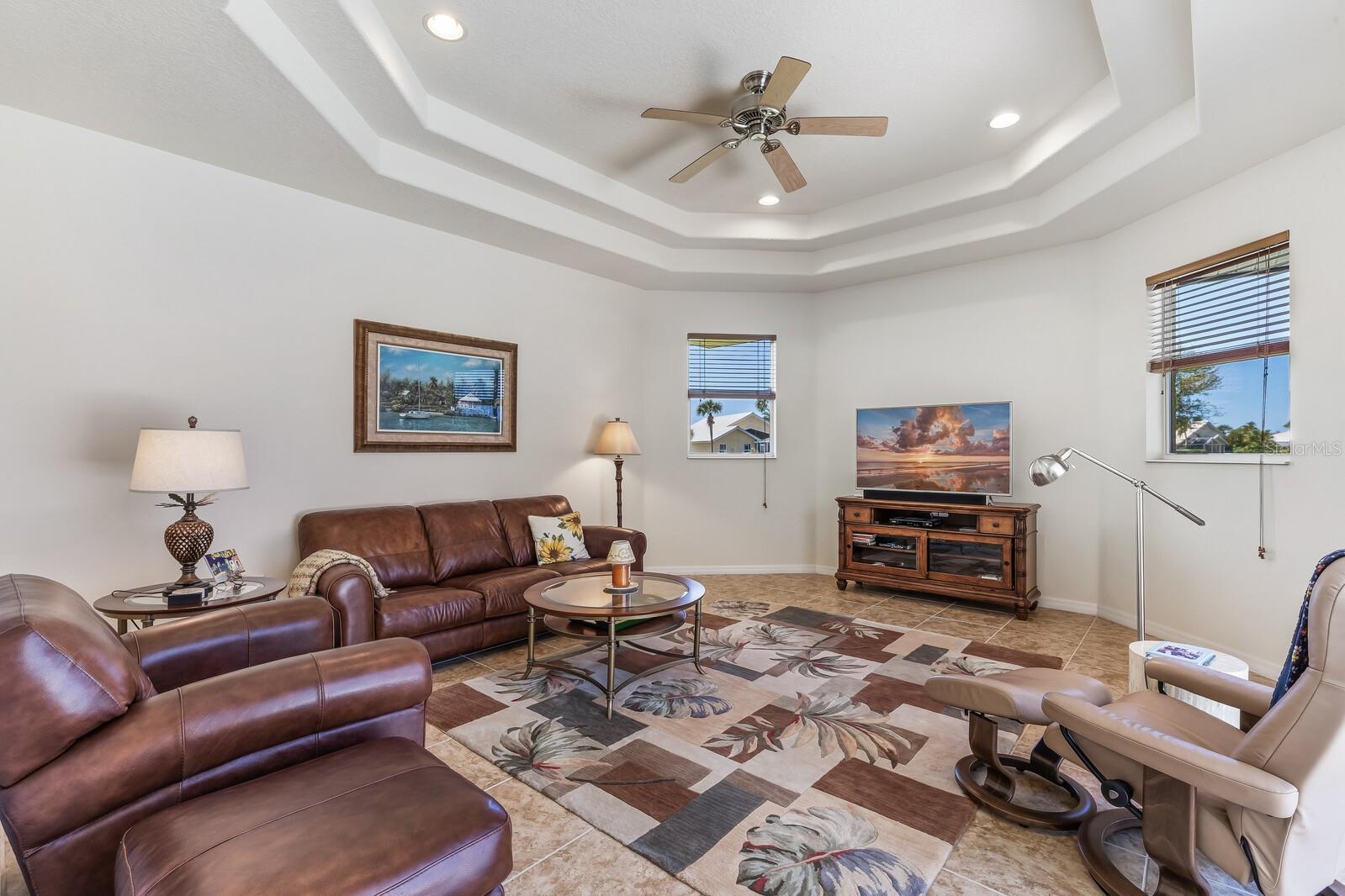 Image 8 of 40 For 4034 Cape Haze Drive