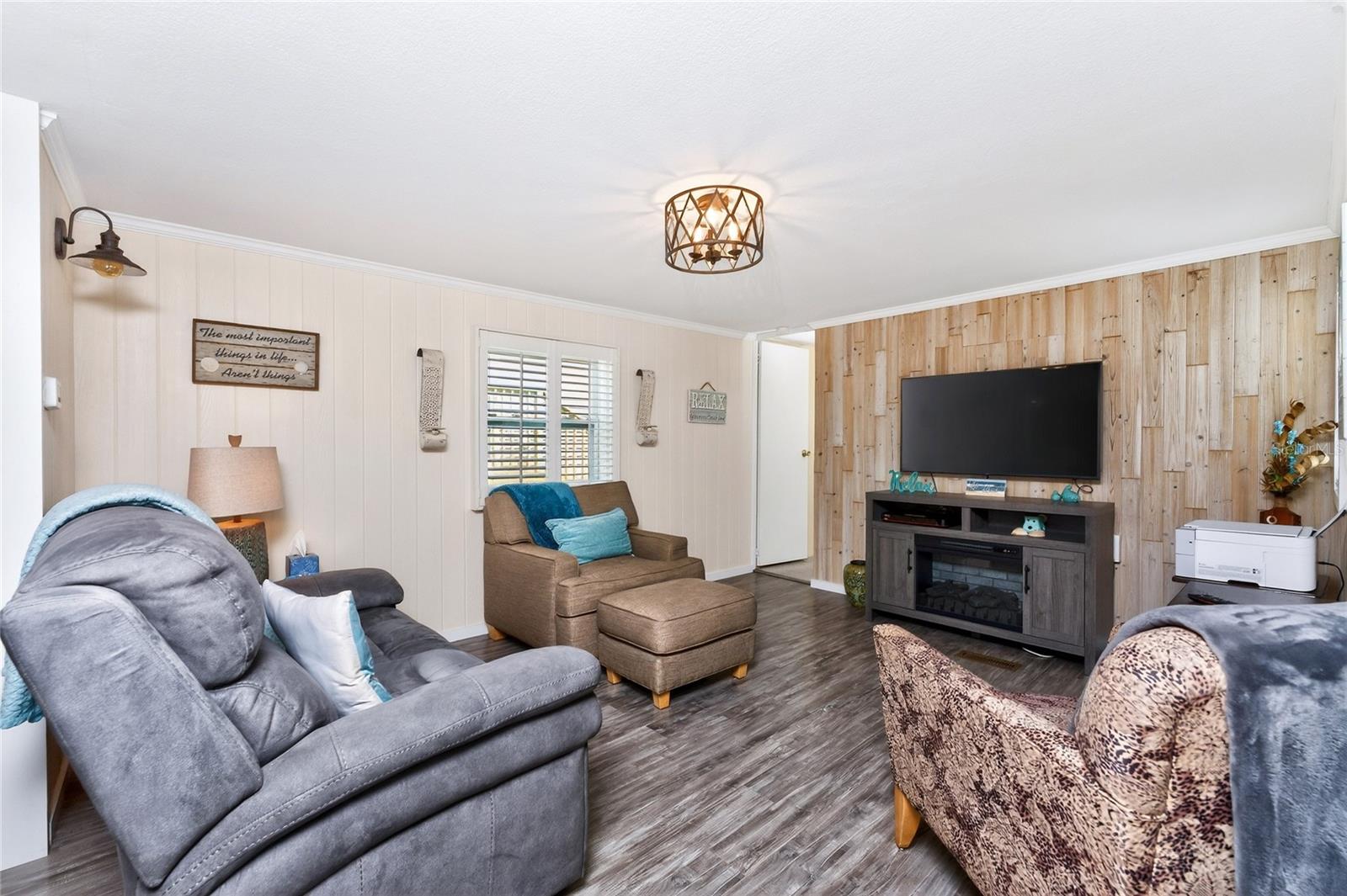 Image 10 of 54 For 230 Wolverine Avenue