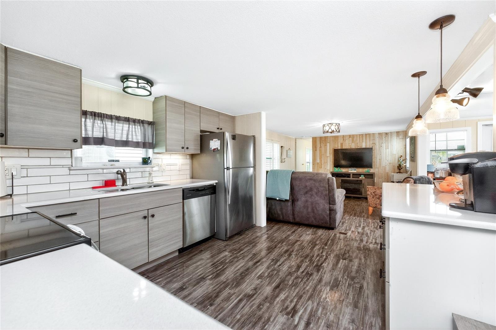 Image 14 of 54 For 230 Wolverine Avenue