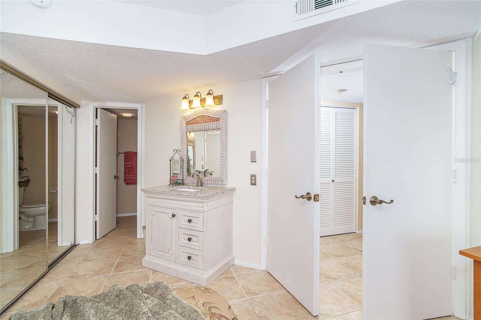 Image 19 of 49 For 19505 Quesada Avenue O103