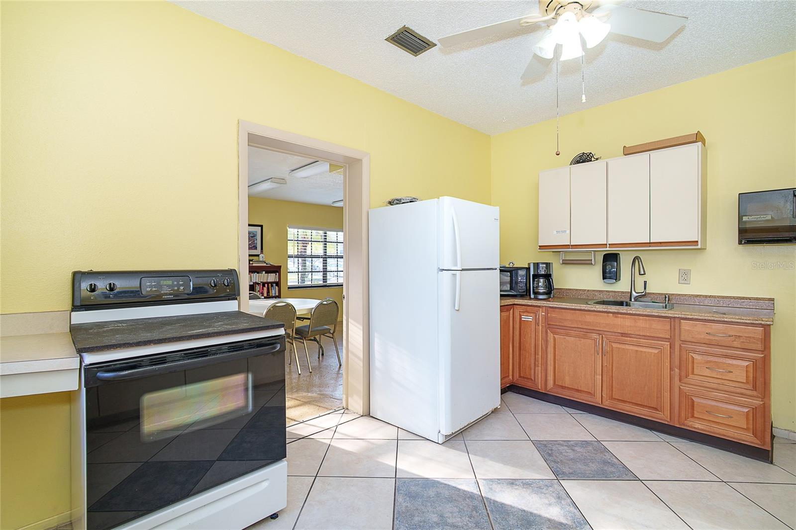 Image 40 of 49 For 19505 Quesada Avenue O103