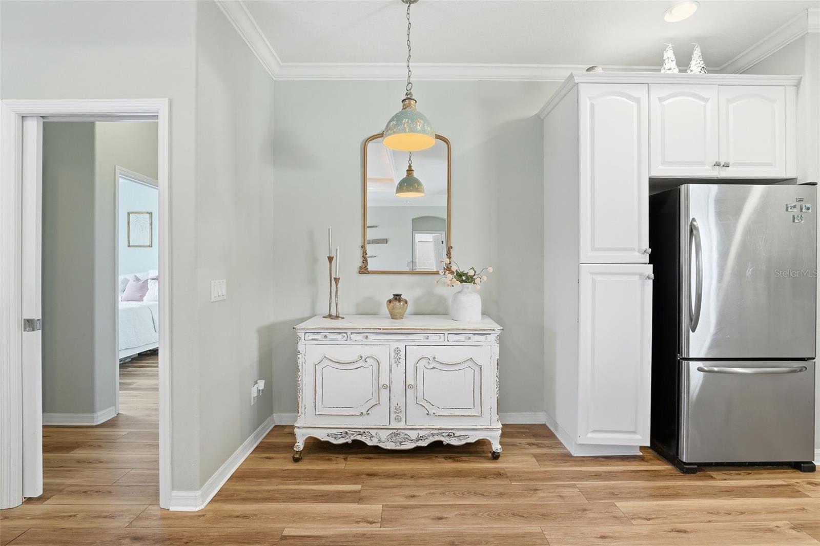 Image 10 of 48 For 10249 Bay Avenue