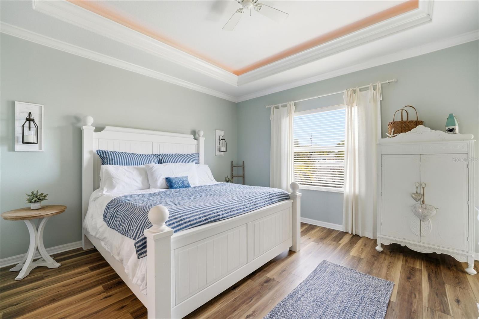 Image 13 of 48 For 10249 Bay Avenue