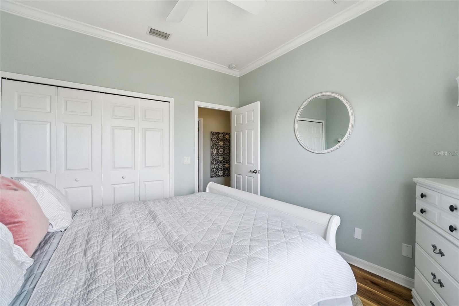 Image 24 of 48 For 10249 Bay Avenue