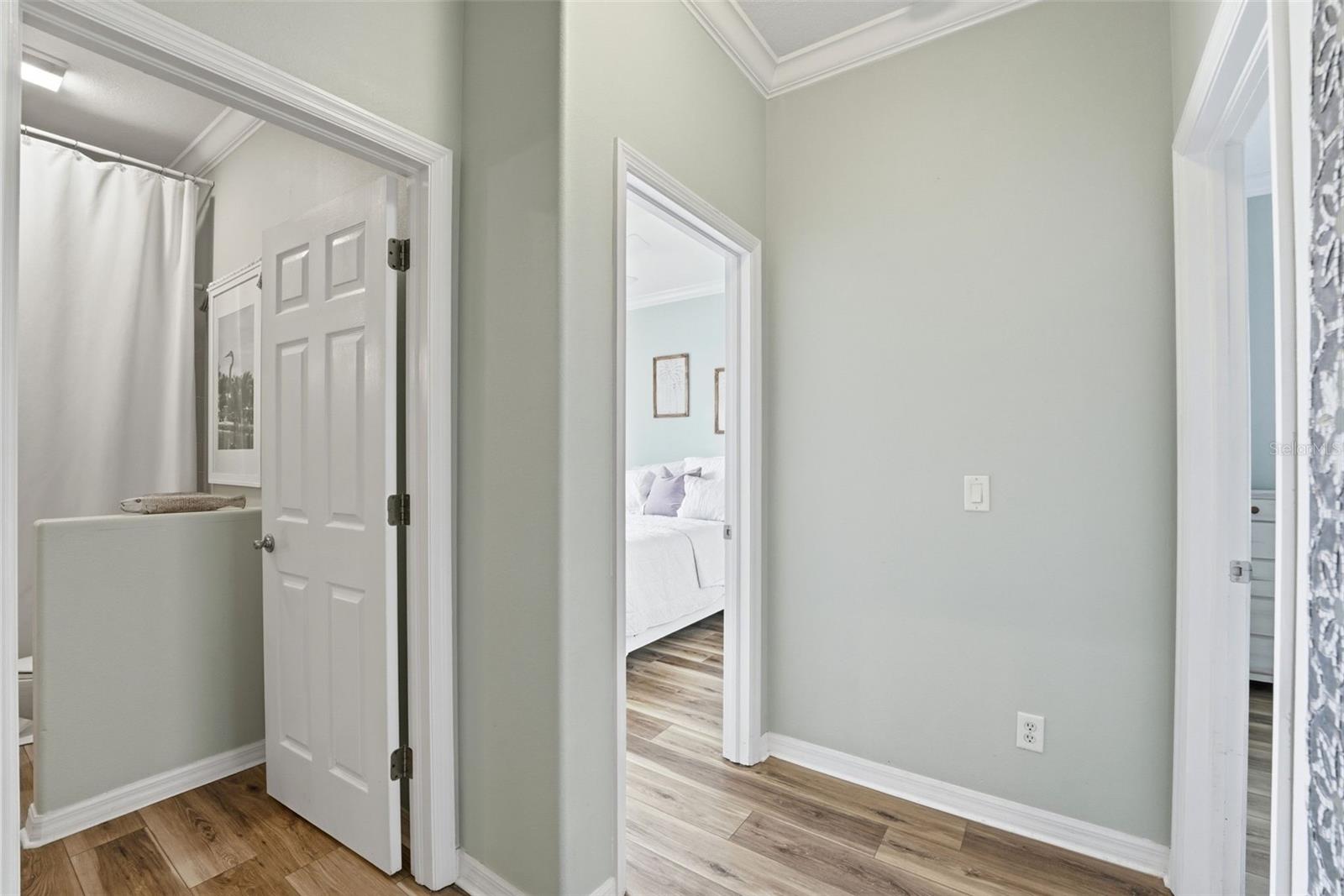 Image 27 of 48 For 10249 Bay Avenue