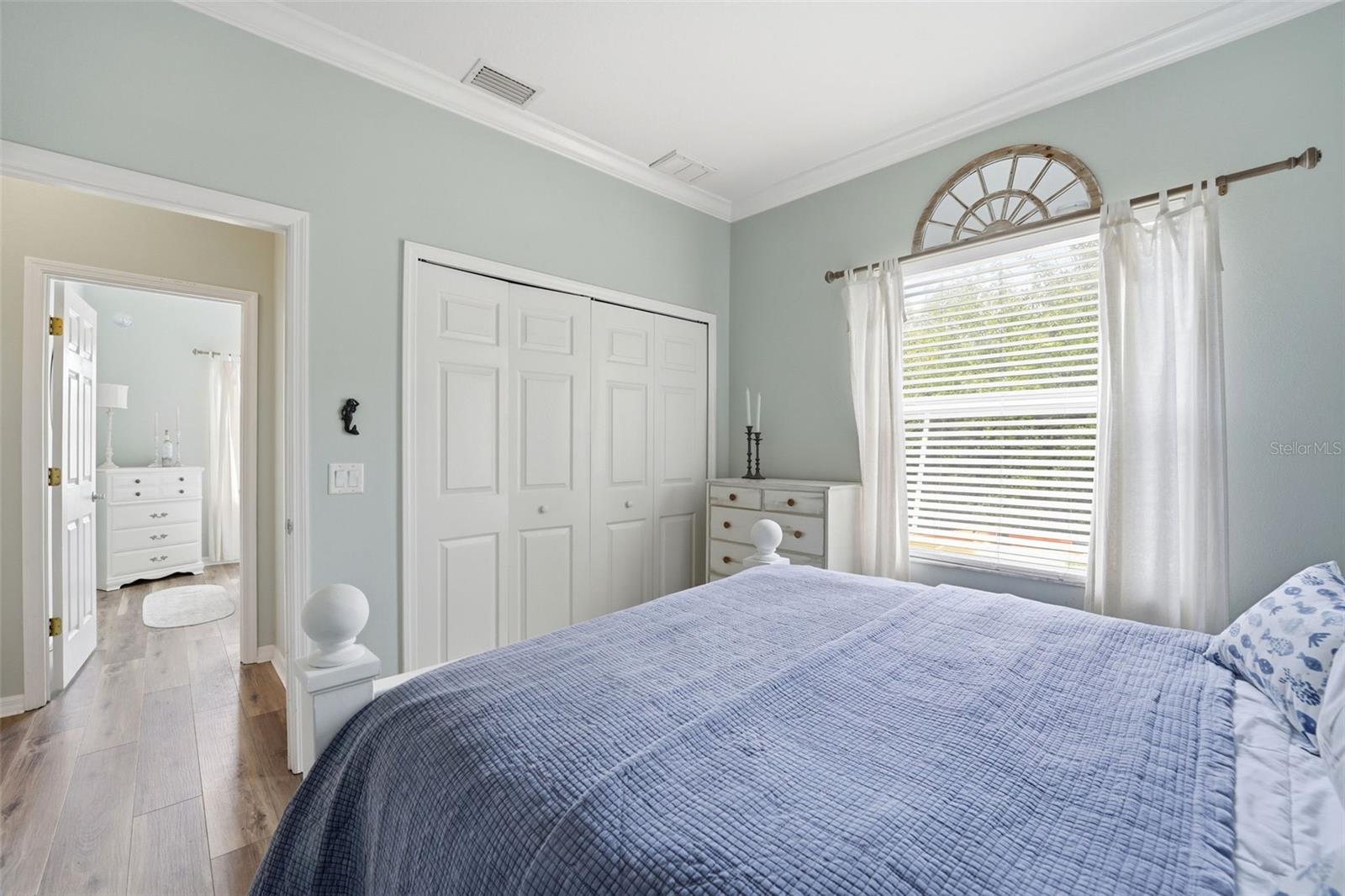 Image 28 of 48 For 10249 Bay Avenue