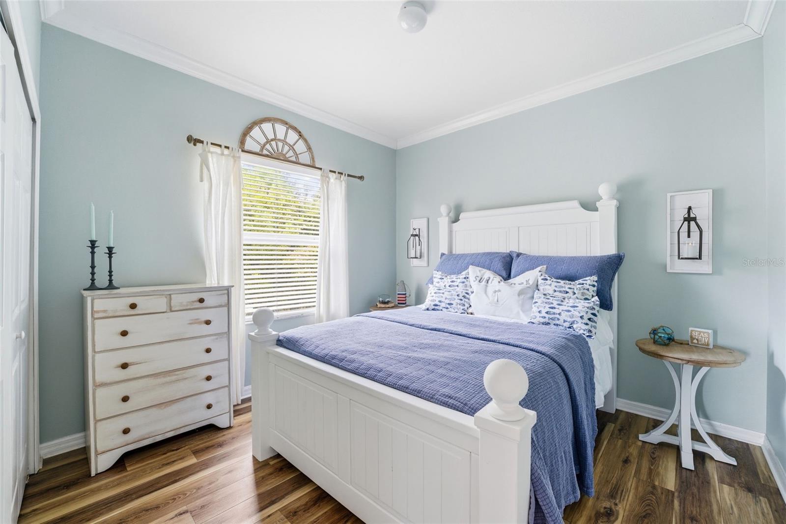 Image 29 of 48 For 10249 Bay Avenue